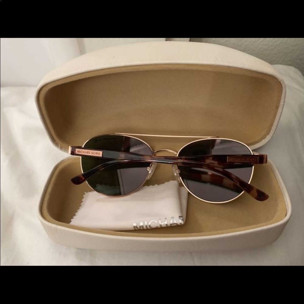 Michael Kors shades - Picture 2 of 7